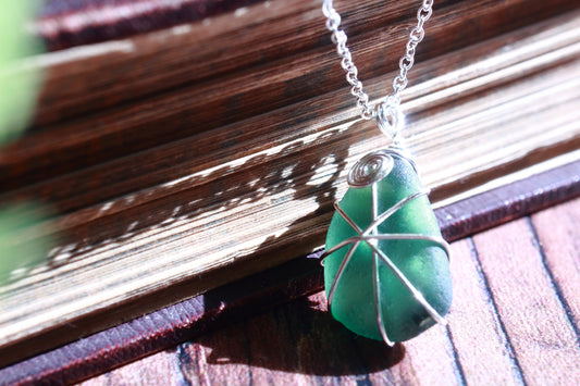 Moss & Moonlight Silver Wire Pendant