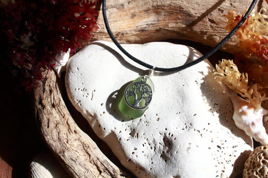 Cucumber Green Charm Choker