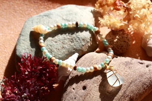Sea Glass & Shell Gold Stretch Bangle