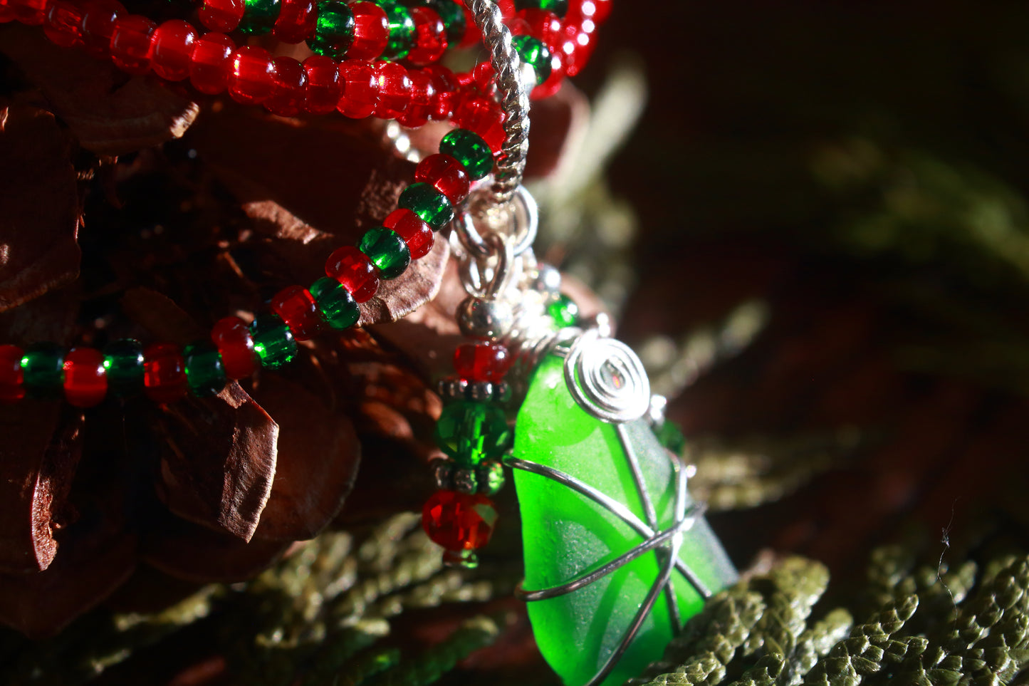 Christmas Sea Glass Beaded Stretch Bracelet