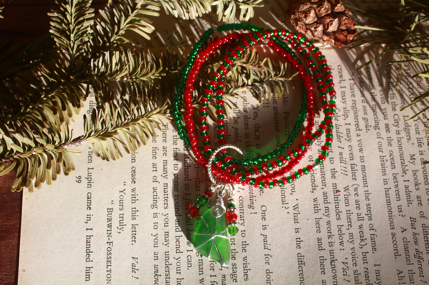 Christmas Sea Glass Beaded Stretch Bracelet