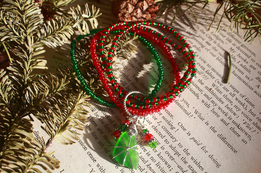 Christmas Sea Glass Beaded Stretch Bracelet