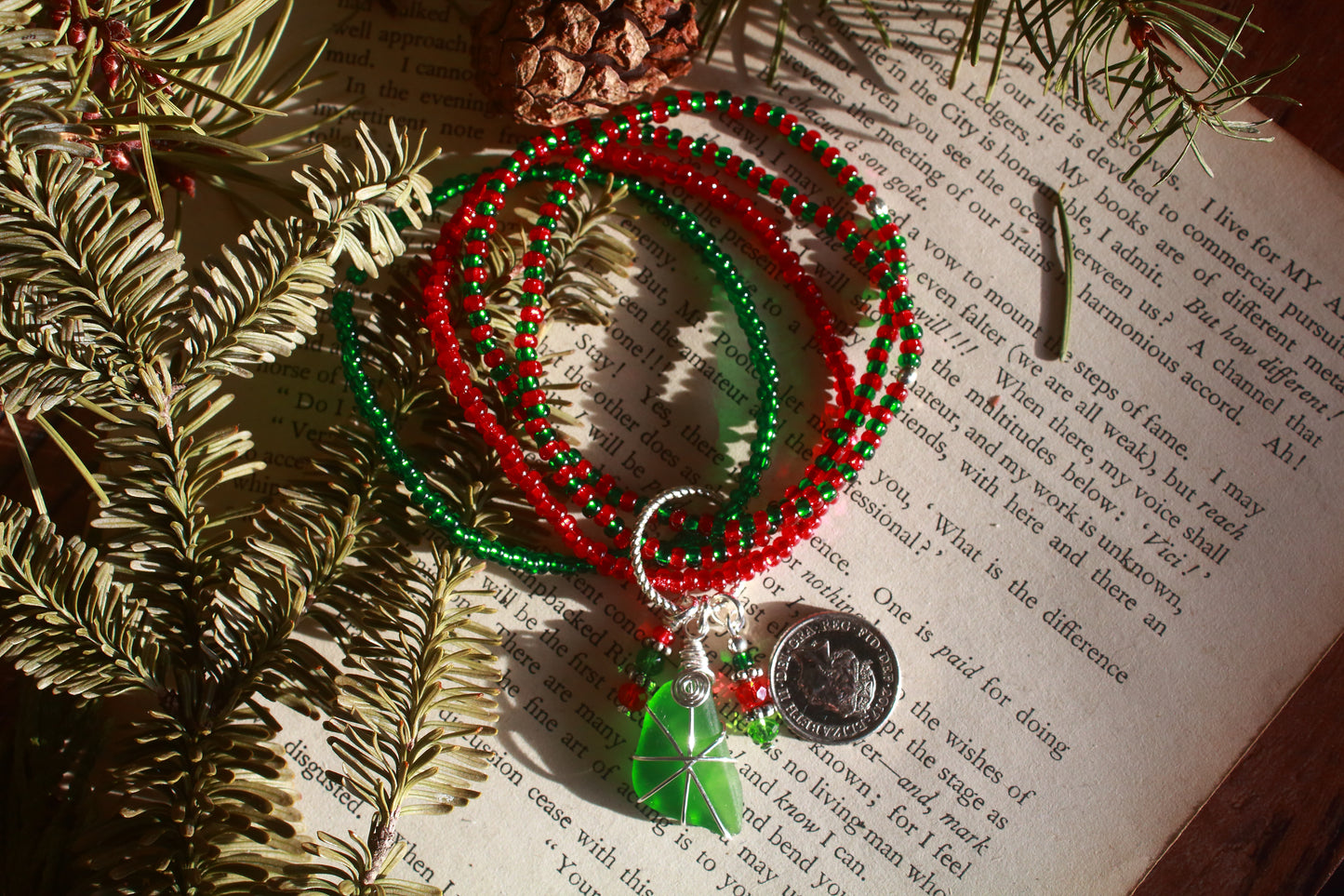 Christmas Sea Glass Beaded Stretch Bracelet