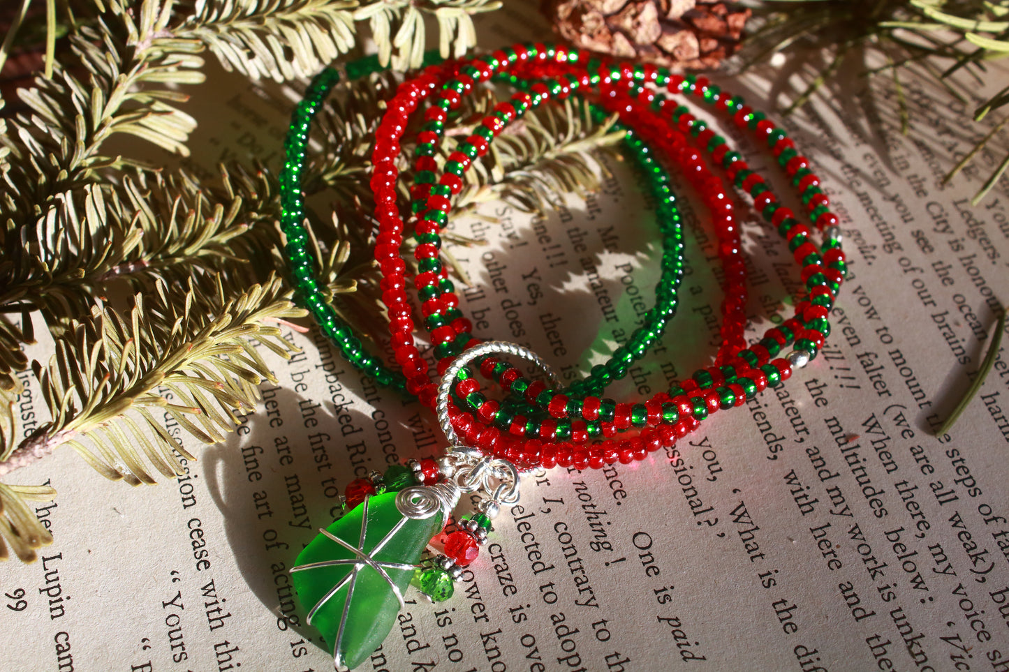 Christmas Sea Glass Beaded Stretch Bracelet